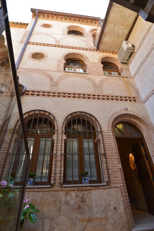 Apartamentos La Casa Del Grial Toledo Eksteriør billede