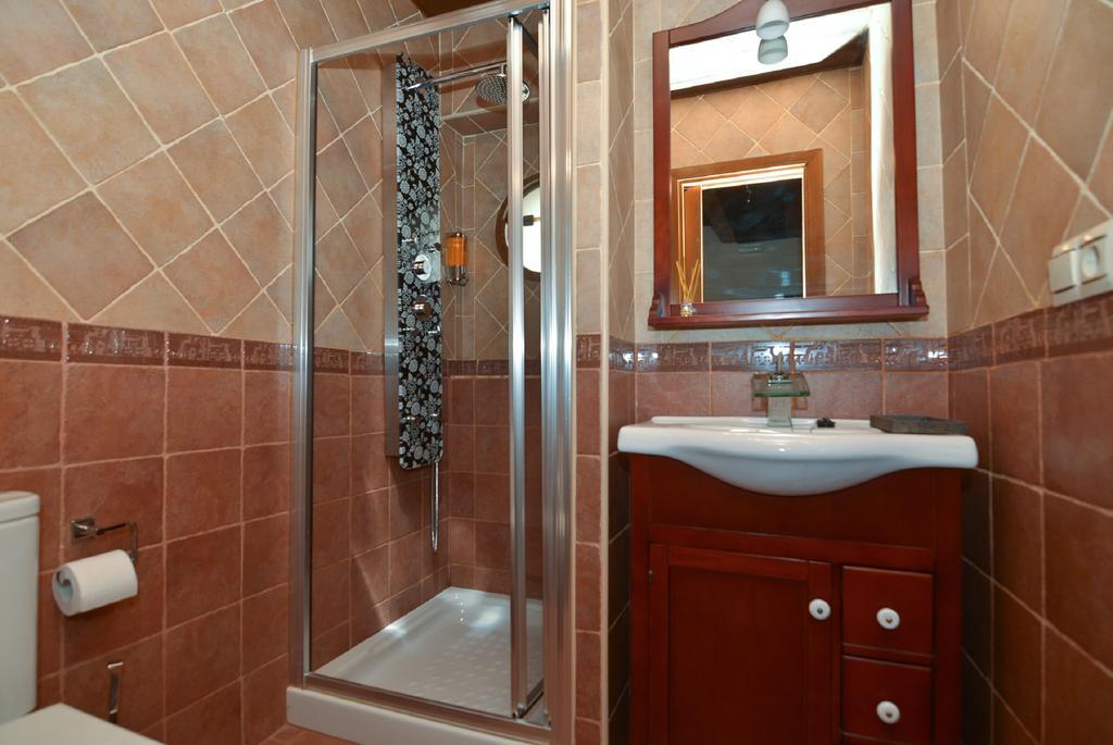 Apartamentos La Casa Del Grial Toledo Værelse billede