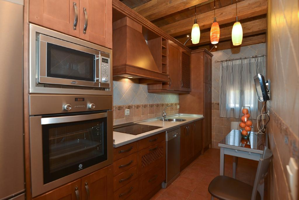 Apartamentos La Casa Del Grial Toledo Værelse billede
